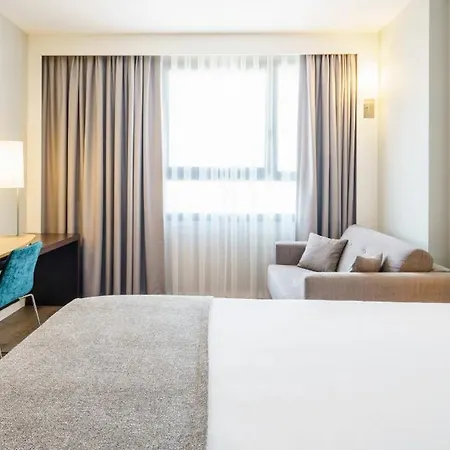 Ilunion 4 Hotel 4*