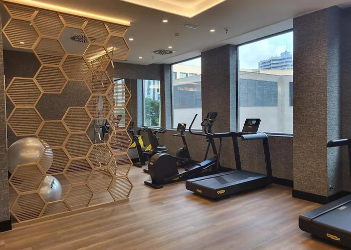 Отель Ilunion 4 4*