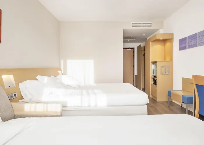 Ilunion 4 Отель