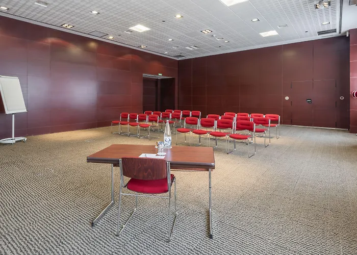 Ilunion 4 Отель