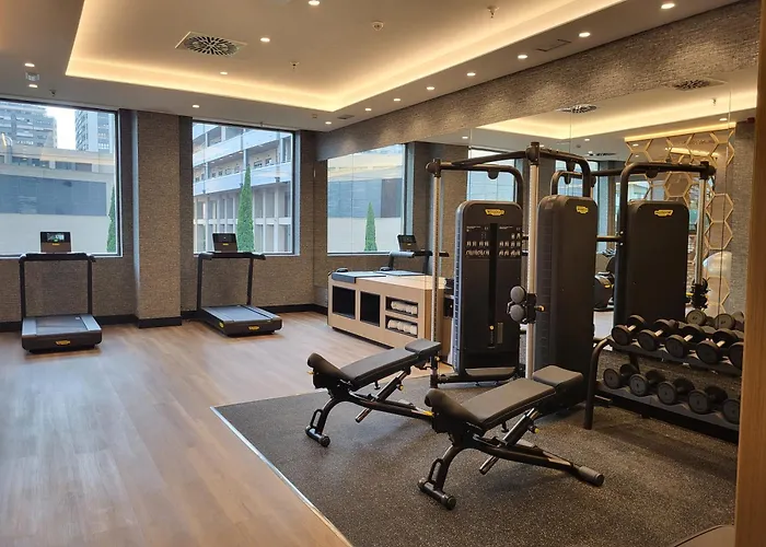 Отель Ilunion 4