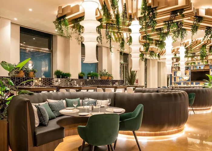 Отель Ilunion 4